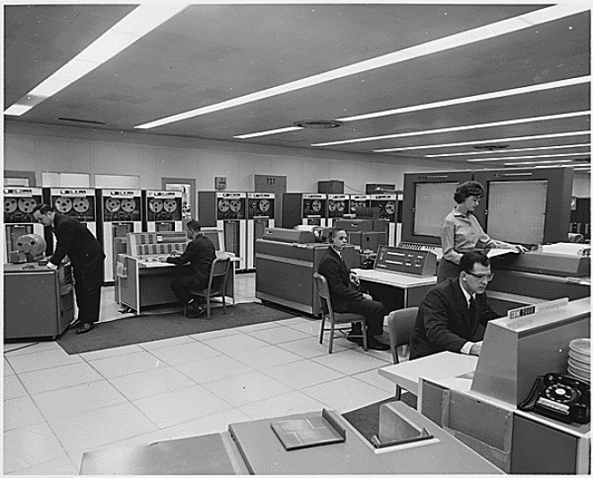 Ordinateur mainframe IBM 7090 (NASA, 1962)